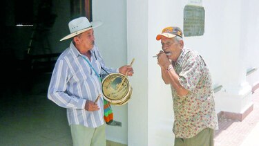 Pito y caja amenizan rezos a santa Librada
