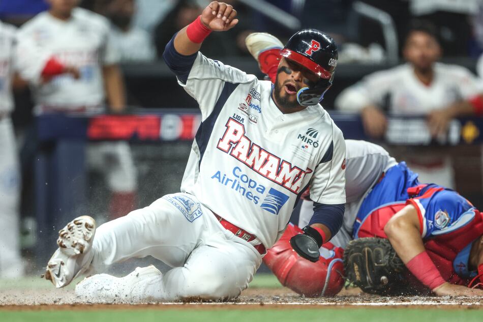 Panamá doblega 9 a 7 a Puerto Rico y sigue con paso arrollador
