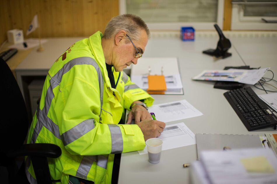 Ajustan pensión a unos 98,986 españoles