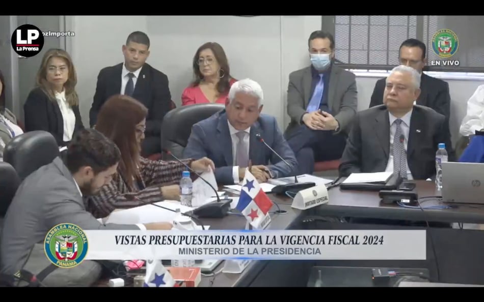 Esta es la lista de los radiocomentaristas contratados para promover al gobierno