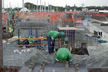 Ejecutivo anuncia ajuste de 6.5% al salario mínimo