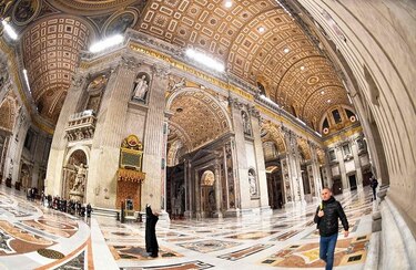 Basílica de San Pedro inaugura potente iluminación
