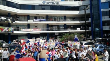 Nuevas manifestaciones de rechazo al aumento de la tarifa eléctrica