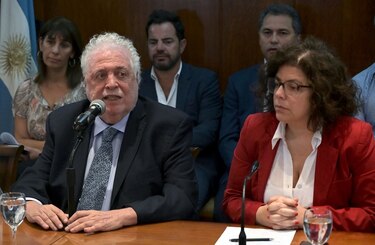 Asume nueva ministra de Salud en Argentina tras escándalo por vacunas anticovid