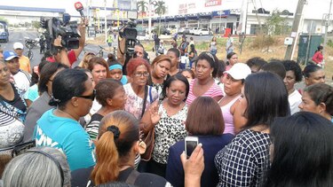 Protestan acudientes de la escuela Ernesto T. Lefevre; exigen respuestas al Meduca