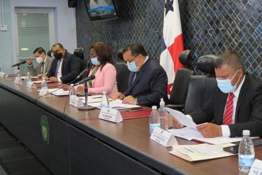 Diputados citan a FCC para que responda un cuestionario sobre la Ciudad de la Salud