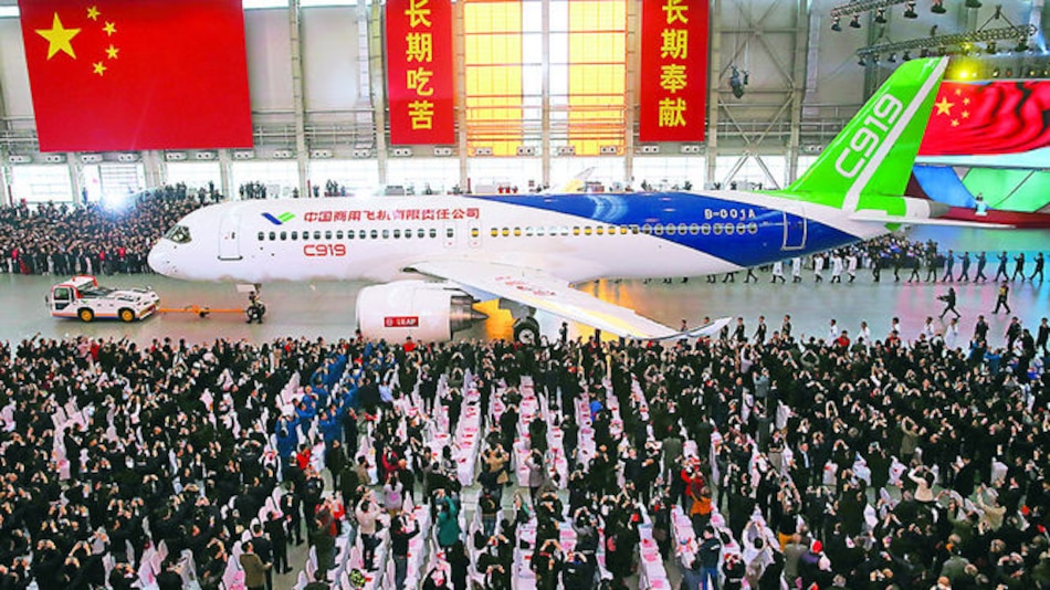 Lanzan primer avión ensamblado en China