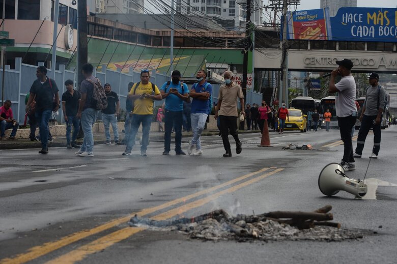 Un lunes marcado por los cierres y protestas
