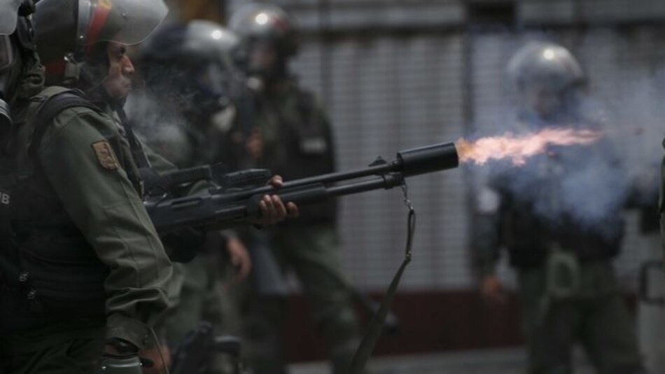 GNB reprime a manifestantes que exigen respeto a los nuevos magistrados del Tribunal Supremo