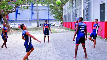 Selección, lista para debutar