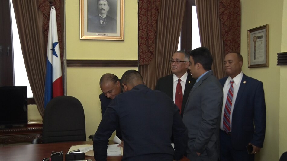 Consejo Municipal de Panamá tiene hasta el mediodía para responder amparo en contra de proyecto de playas