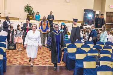 Convenio y medalla de la AIU para la rectora de la Unachi