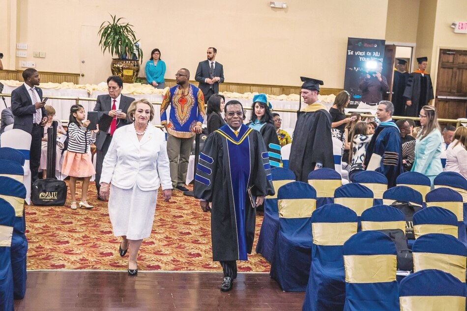 Convenio y medalla de la AIU para la rectora de la Unachi