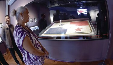 El viaje de la bandera mártir