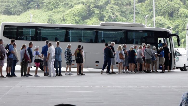 El puerto de Amador recibe el primer crucero de la temporada