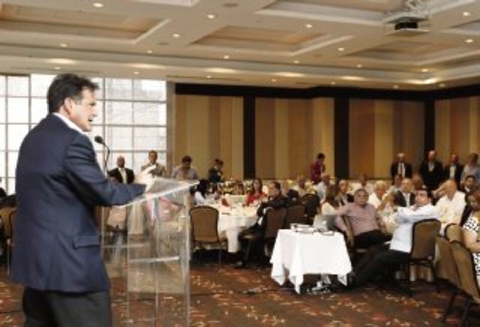 Navarro desmiente a Papadimitriu