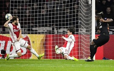 Chelsea logra valiosa victoria como visitante sobre el Ajax