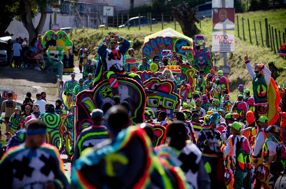Festival de Máscaras de Hatillo en Puerto Rico atrae a multitudes