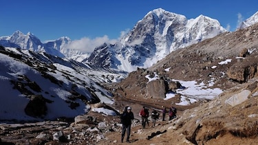 China suspende expediciones al Everest debido a la Covid-19