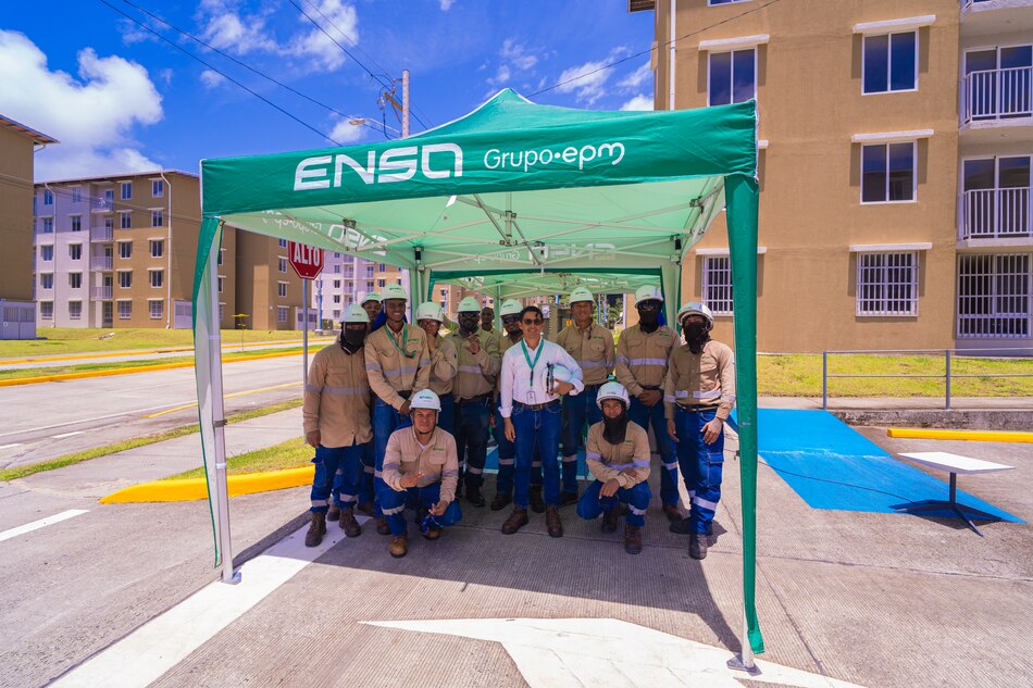 Nuevos hogares en Altos de Los Lagos se benefician de la energía prepago de ENSA