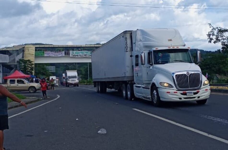 Dan paso vehicular en San Félix, Chiriquí