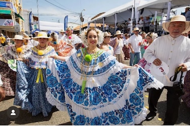 Los candidatos que estuvieron en el desfile de Las Mil Polleras