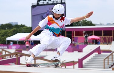 Niñas de 13 años ganan oro y plata en la primera competencia de ‘skate’ femenino de los Juegos Olímpicos