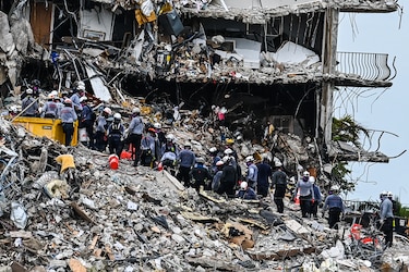 ‘Un terremoto’, una fuga precipitada y muchas dudas tras derrumbe en Florida