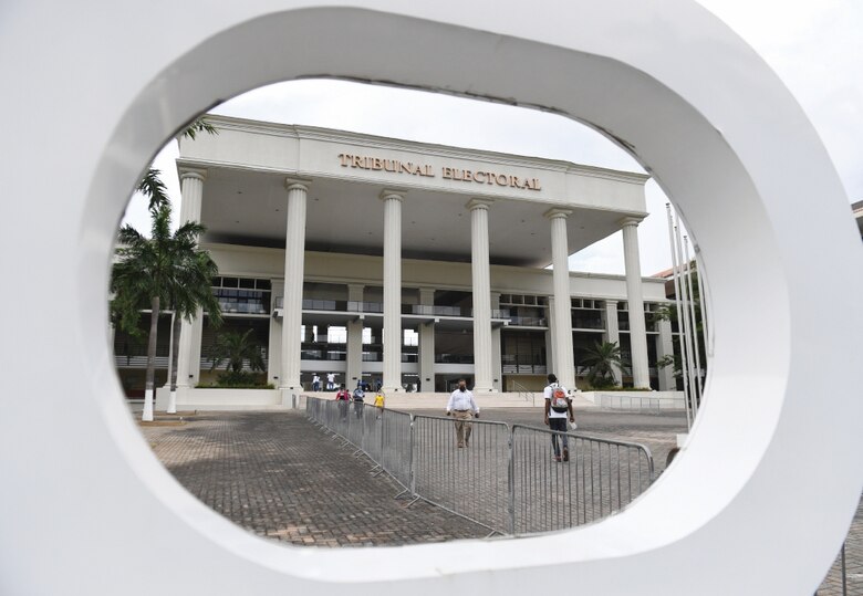 75 cambios electorales; diputados se benefician