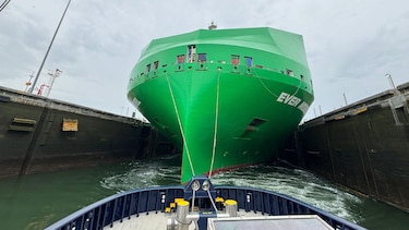 Ascensores de agua: cómo funciona el sistema de esclusas del Canal de Panamá y por qué El Niño obliga a limitar el paso de barcos