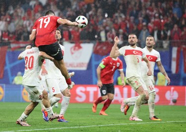 Demiral se impone a balón parado y mete a Turquía en cuartos de la Eurocopa