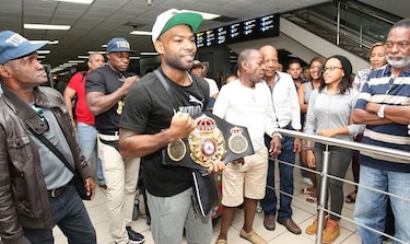 Regresa el campeón Jezreel Corrales a Panamá