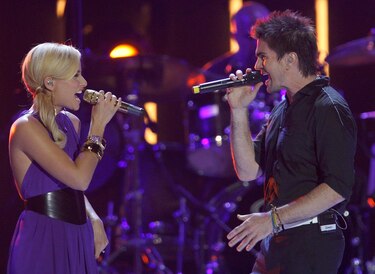 Juanes y Nelly Furtado lanzarán ‘Gala y Dalí’ tras 21 años del éxito de ‘Fotografía’