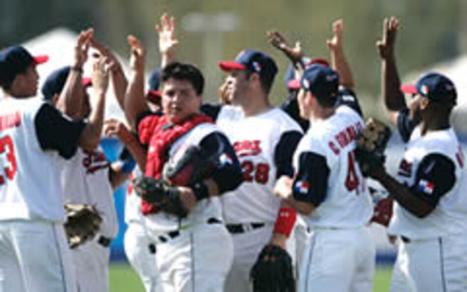 Panamá le gana 4-3 a Cuba en béisbol