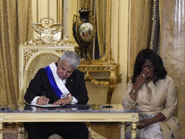 Gabinete de Mulino es juramentado en el Palacio de las Garzas