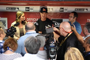 MLB aprueba venta de Marlins a grupo de Jeter y Sherman