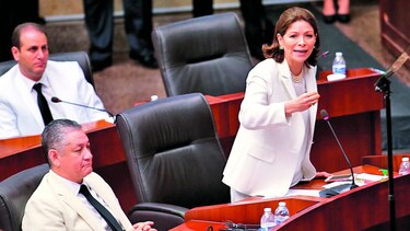 Denuncian conflicto de interés en ley fiduciaria