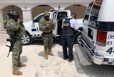 Balacera en playa de Cancún deja 2 muertos y una turista de Estados Unidos herida