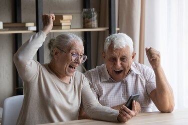 ¿Cómo digitalizar a los adultos mayores?