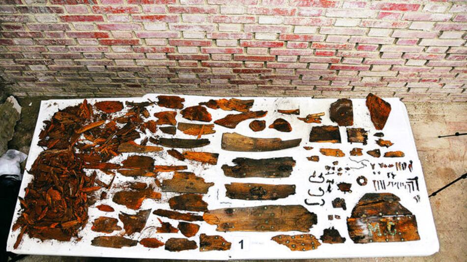 Ataúd con iniciales ‘MC’