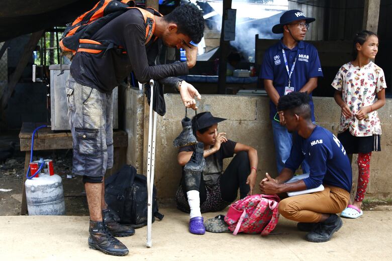 España instala una clínica para tratar a los migrantes que cruzan la selva del Darién