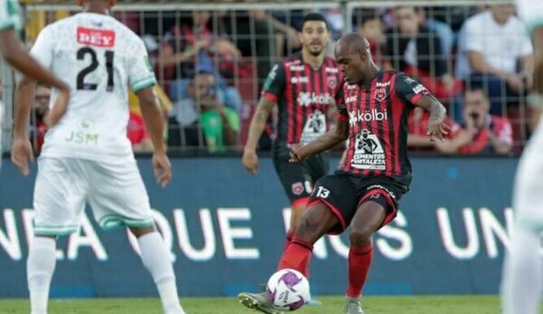 Machado va por su primer triunfo hoy ante su exequipo en el clásico tico