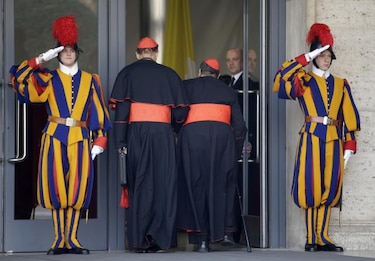 Cardenales envían telegrama al Papa emérito