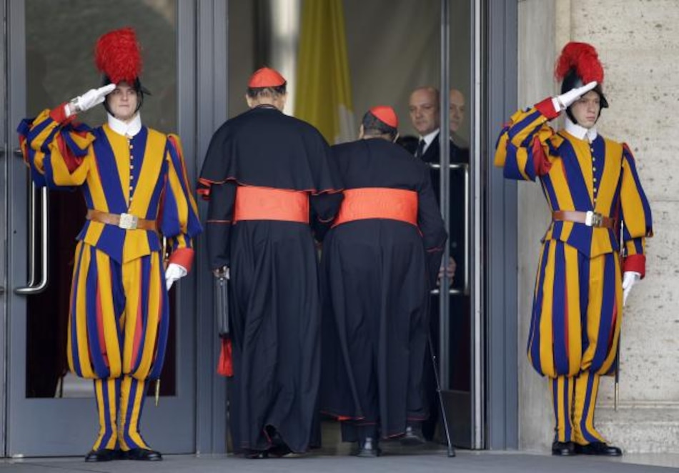 Cardenales envían telegrama al Papa emérito