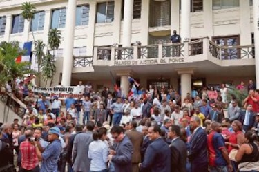Exigen a Moncada Luna que renuncie
