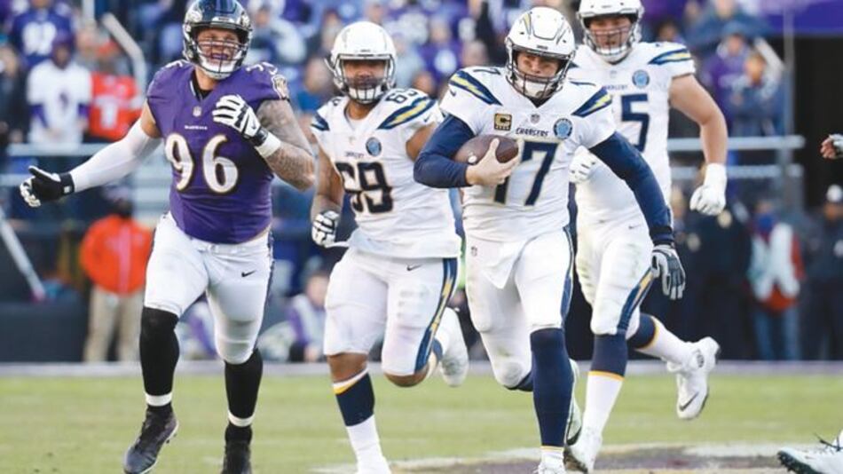 Chargers avanzan para medirse a los Patriots de Brady