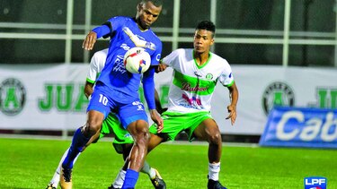 Árabe Unido es el único líder e invicto del torneo