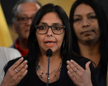 Delcy Rodríguez dice que no cederá ante 'amenazas'