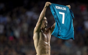 Real Madrid vence 3-1 al Barcelona; Cristiano Ronaldo fue expulsado