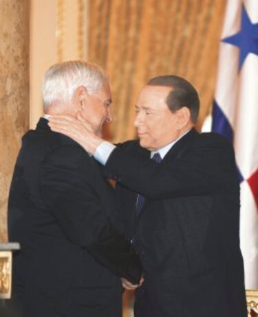 Lavítola y Berlusconi, a juicio